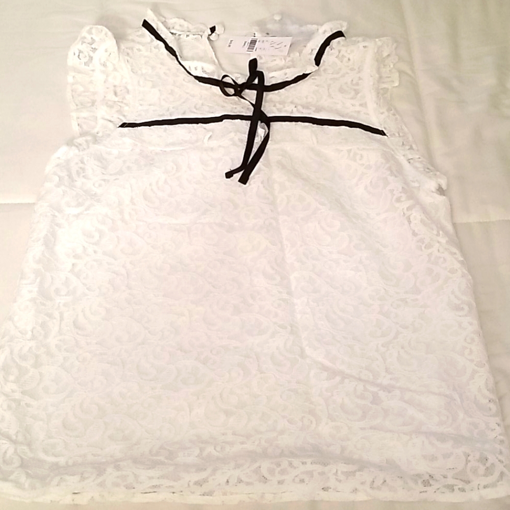 NWT! NY & Co lace top